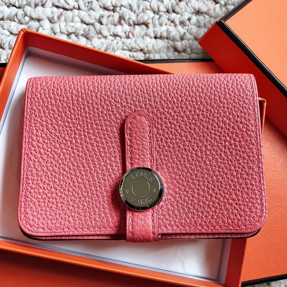 Authentic Hermes Dogon cardholder.